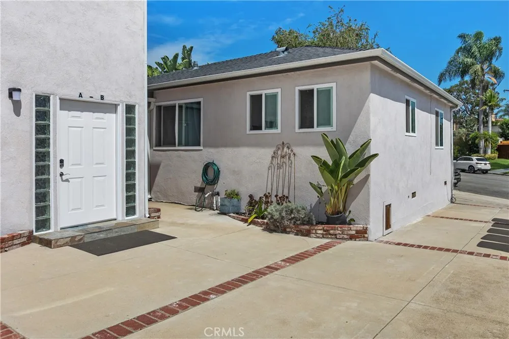 423 Westminster Avenue #B Newport Beach, CA 92663
