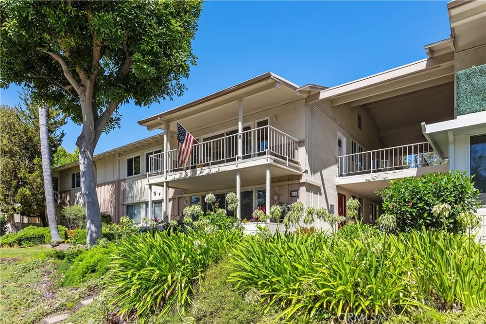 56 Calle Cadiz #R Laguna Woods, CA 92637