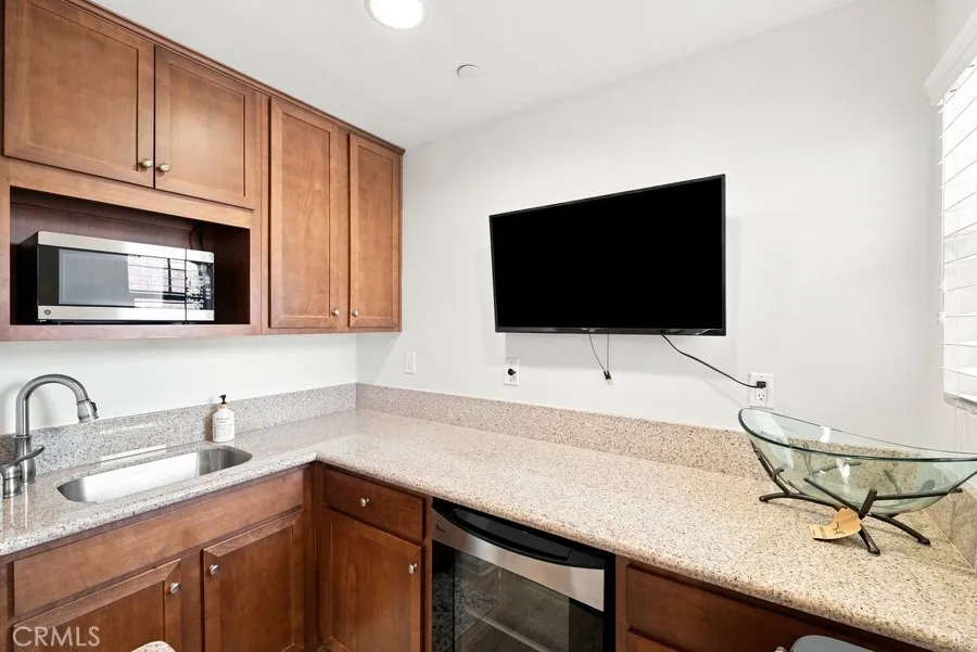 36271 Waxen Lake Elsinore, CA 92532
