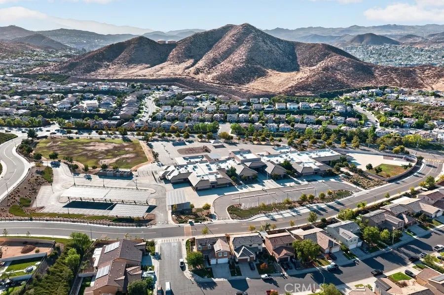 36271 Waxen Lake Elsinore, CA 92532