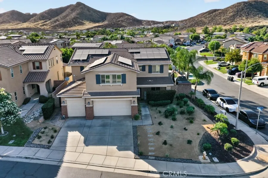 36271 Waxen Lake Elsinore, CA 92532