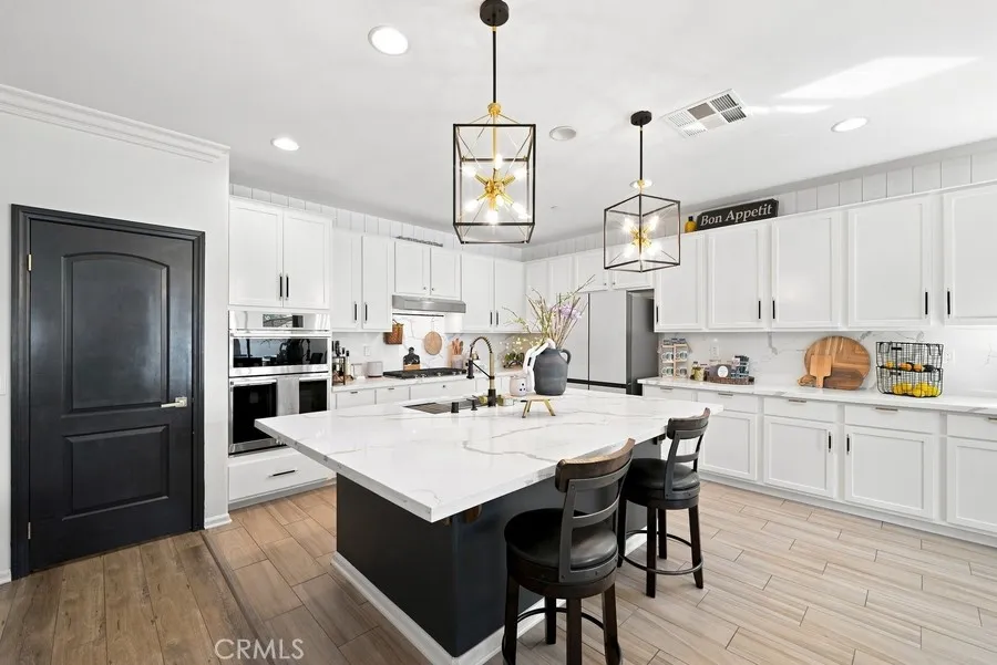36271 Waxen Lake Elsinore, CA 92532