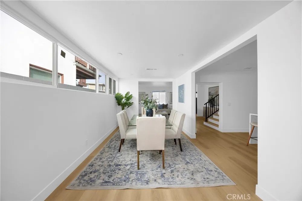 40 Claremont Long Beach, CA 90803