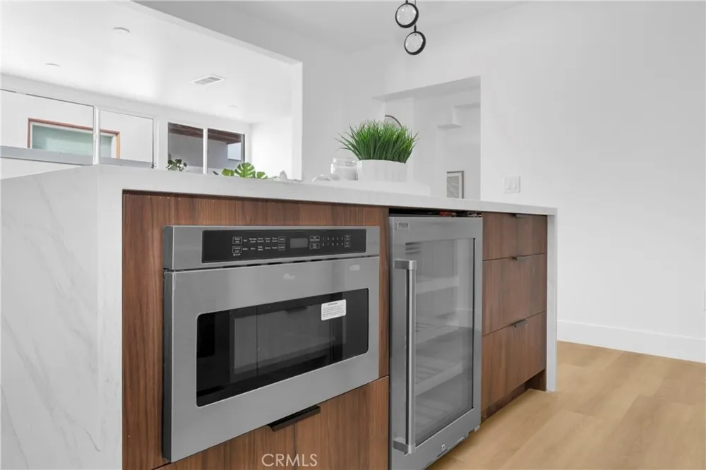 40 Claremont Long Beach, CA 90803