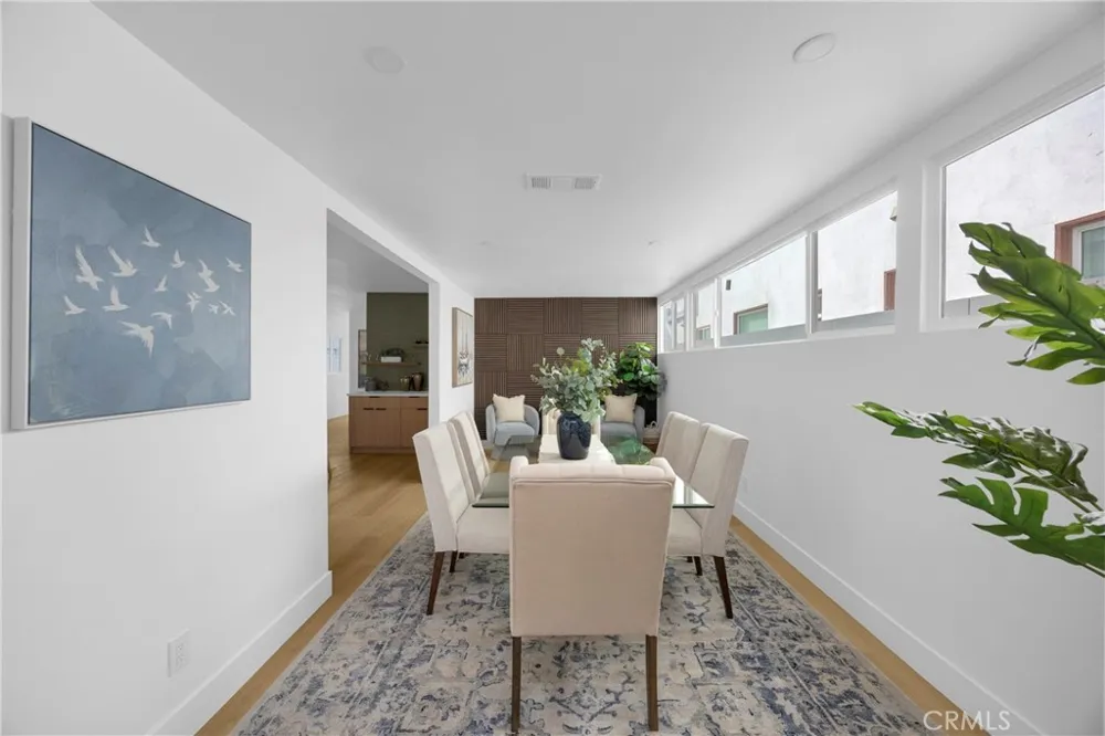 40 Claremont Long Beach, CA 90803