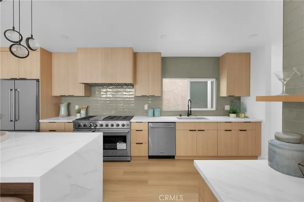 40 Claremont Long Beach, CA 90803