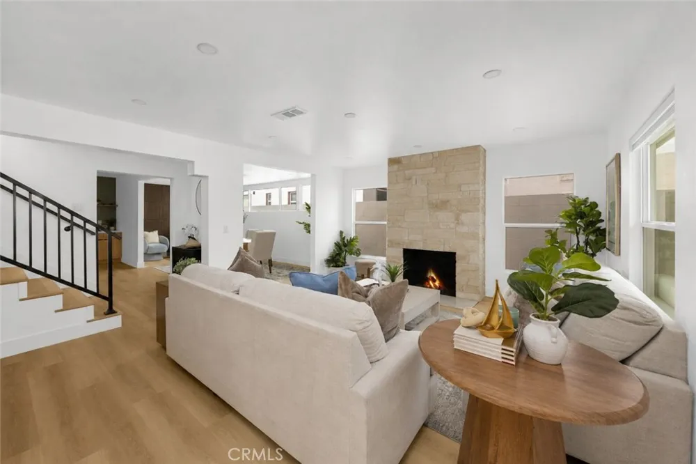 40 Claremont Long Beach, CA 90803