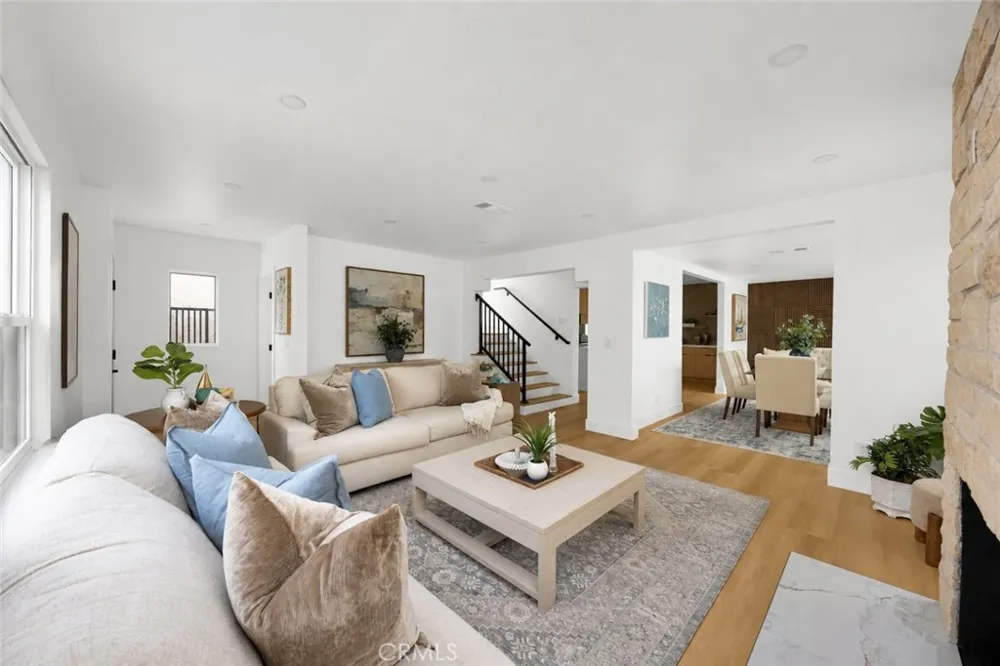 40 Claremont Long Beach, CA 90803