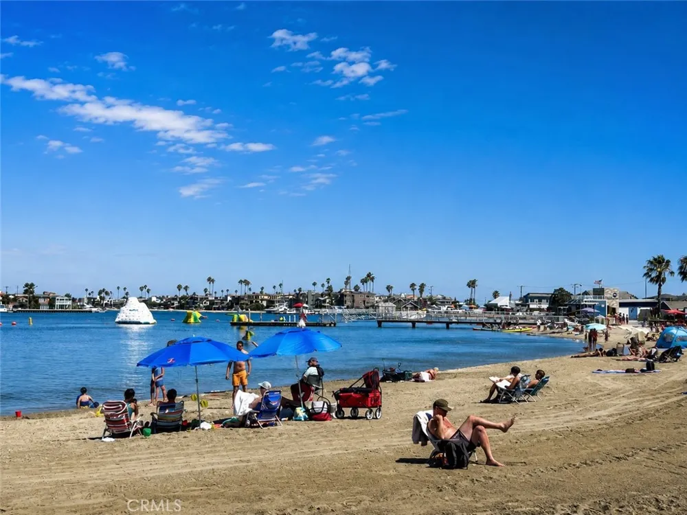 40 Claremont Long Beach, CA 90803