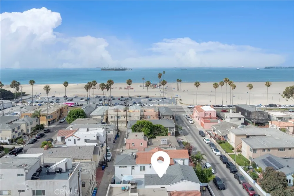 40 Claremont Long Beach, CA 90803