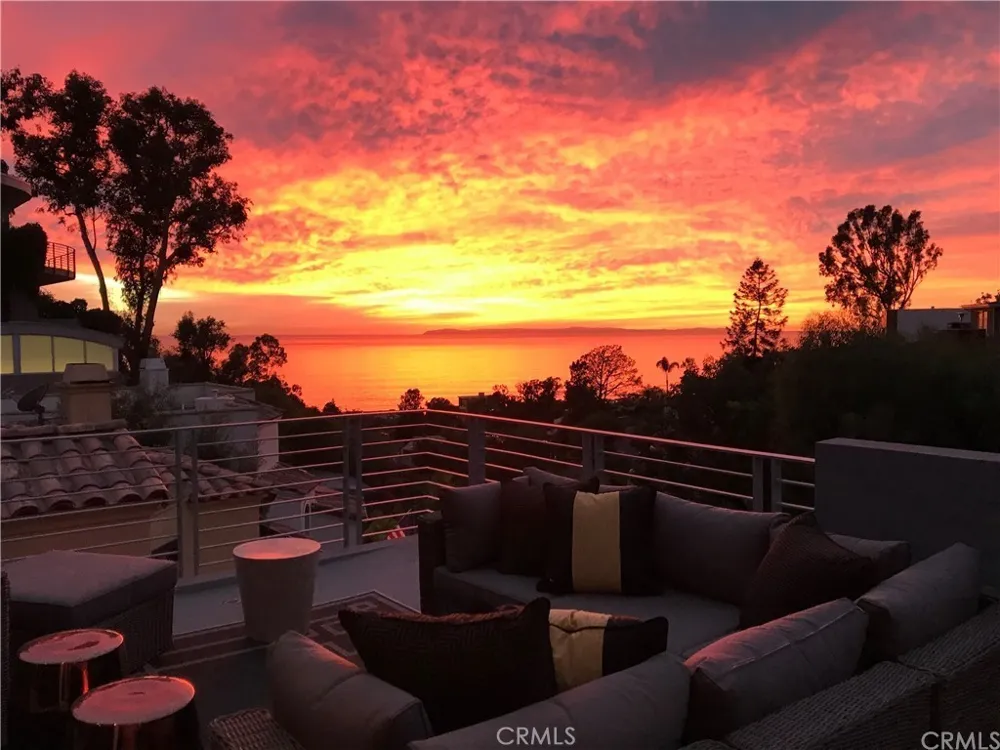 845 Summit Drive Laguna Beach, CA 92651