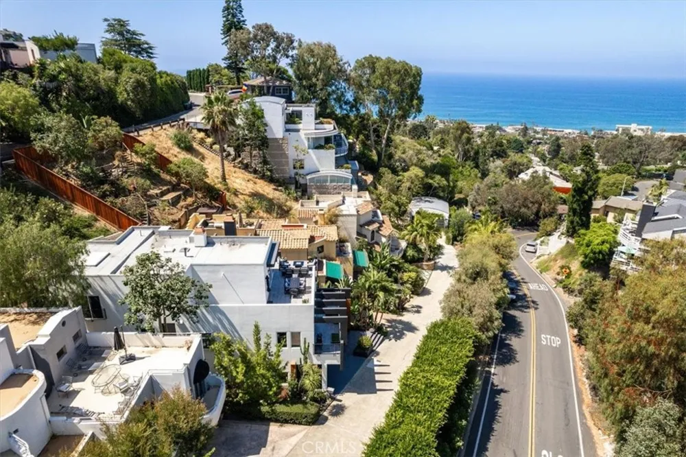 845 Summit Drive Laguna Beach, CA 92651