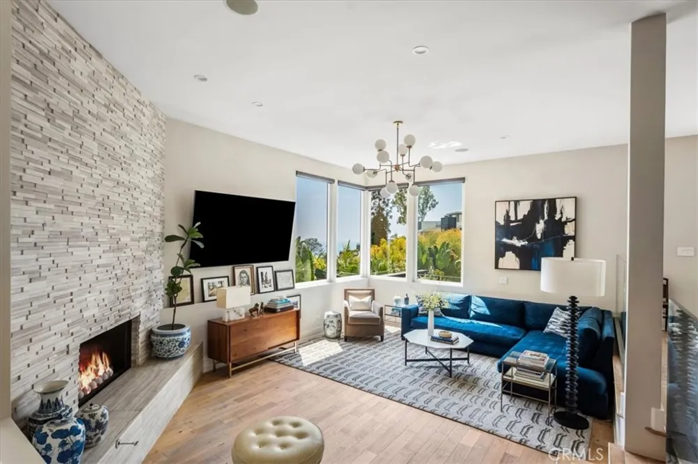 845 Summit Drive Laguna Beach, CA 92651