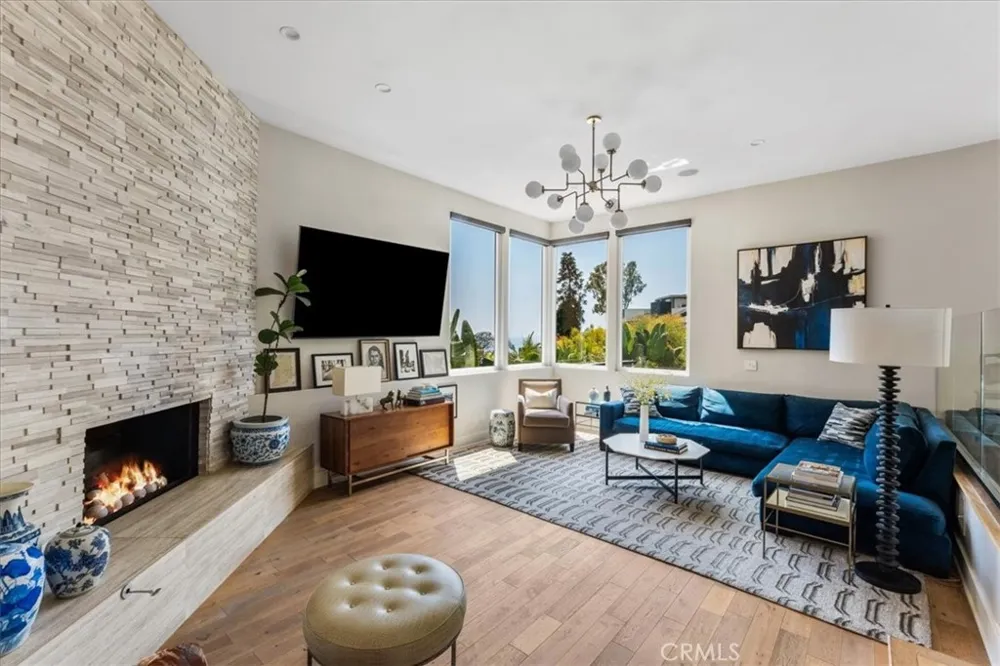 845 Summit Drive Laguna Beach, CA 92651
