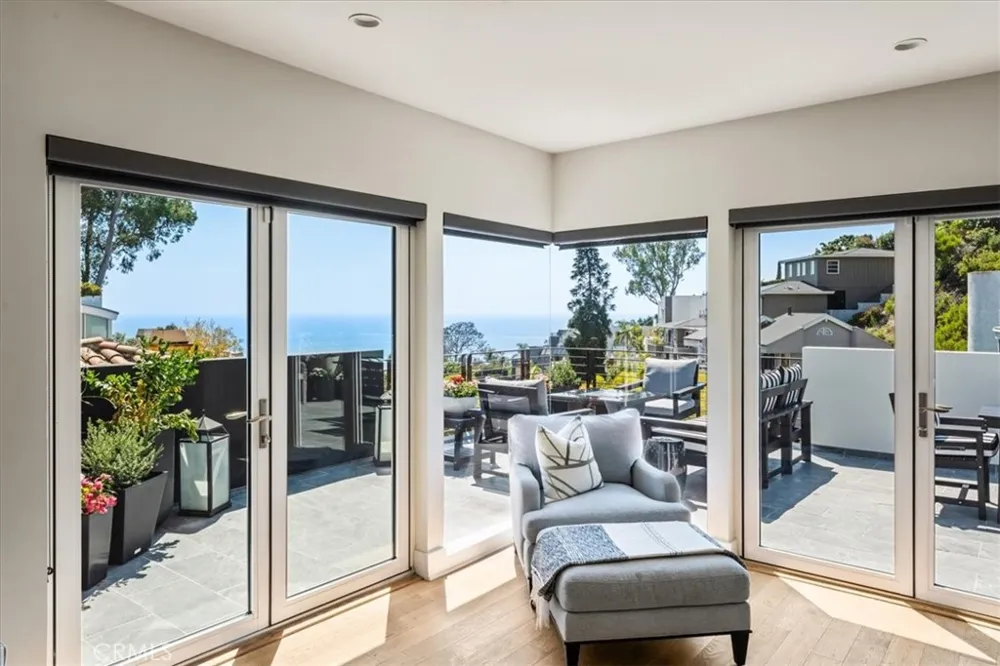 845 Summit Drive Laguna Beach, CA 92651