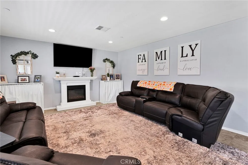 11913 Andrews Place Victorville, CA 92392
