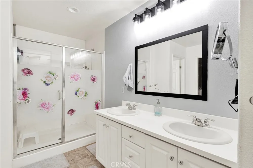 11913 Andrews Place Victorville, CA 92392