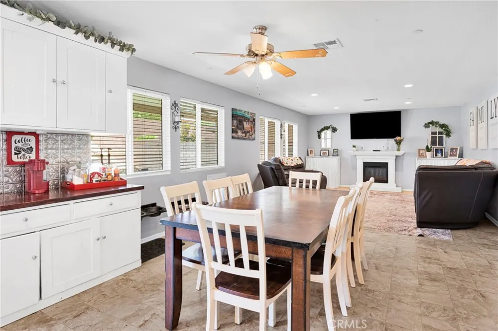 11913 Andrews Place Victorville, CA 92392