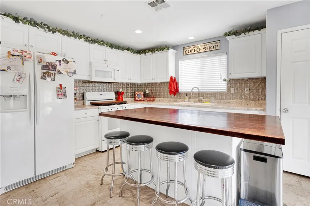 11913 Andrews Place Victorville, CA 92392