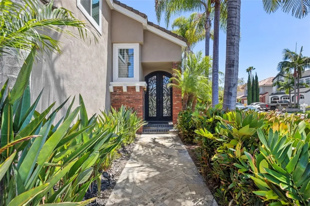 26 Larkfield Ln Laguna Niguel, CA 92677