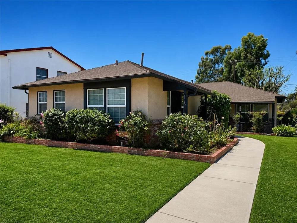 2305 Schoolside Monterey Park, CA 91754