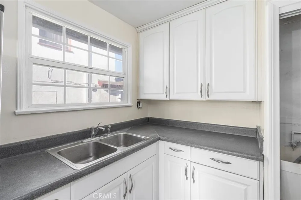 2305 Schoolside Monterey Park, CA 91754
