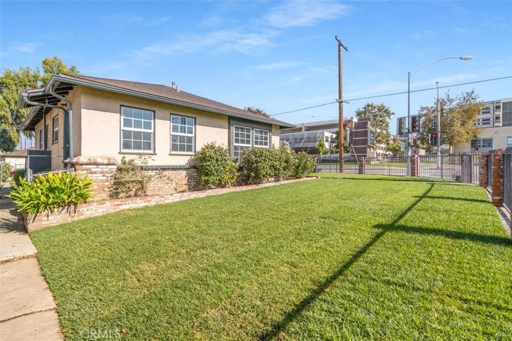 2305 Schoolside Monterey Park, CA 91754