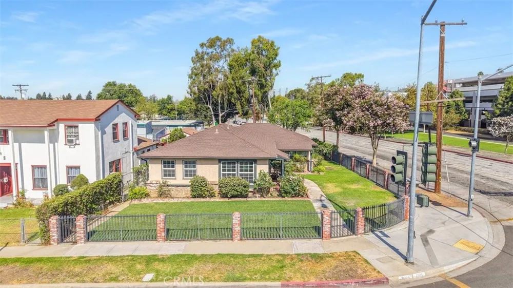 2305 Schoolside Monterey Park, CA 91754