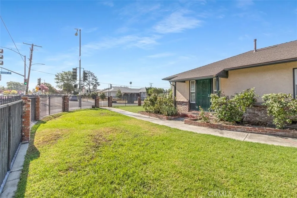 2305 Schoolside Monterey Park, CA 91754