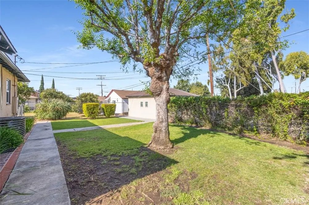 2305 Schoolside Monterey Park, CA 91754