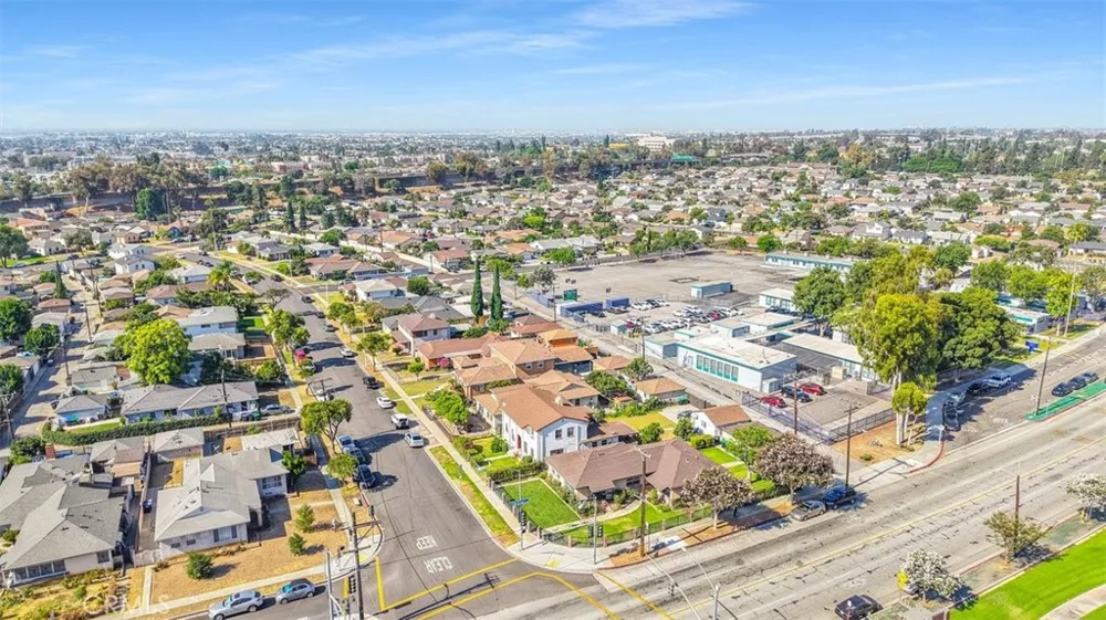 2305 Schoolside Monterey Park, CA 91754