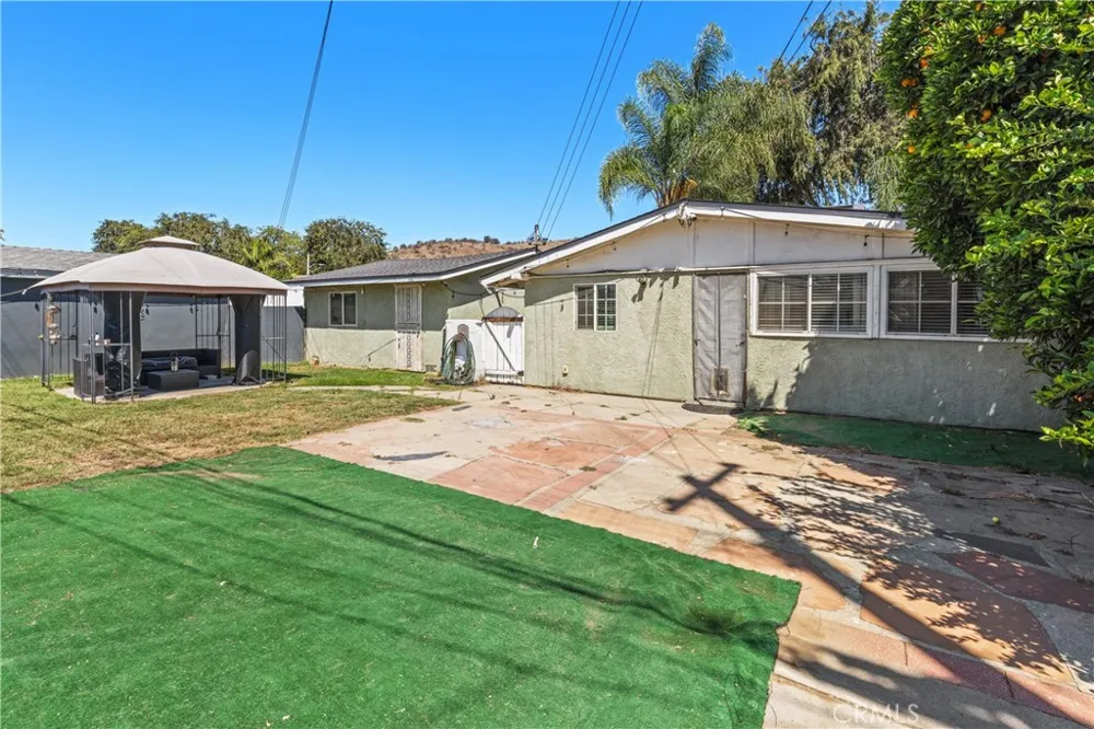 2262 Academy Pomona, CA 91768