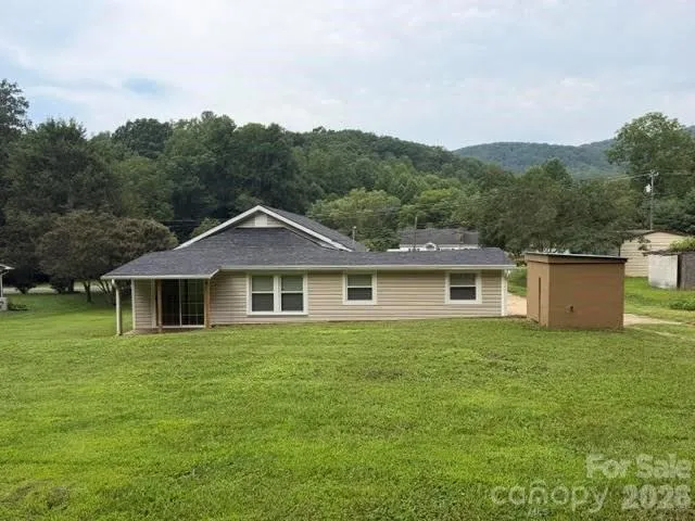 299 US 221 Highway S Marion, NC 28752