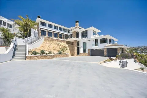 1076 Skyline Drive