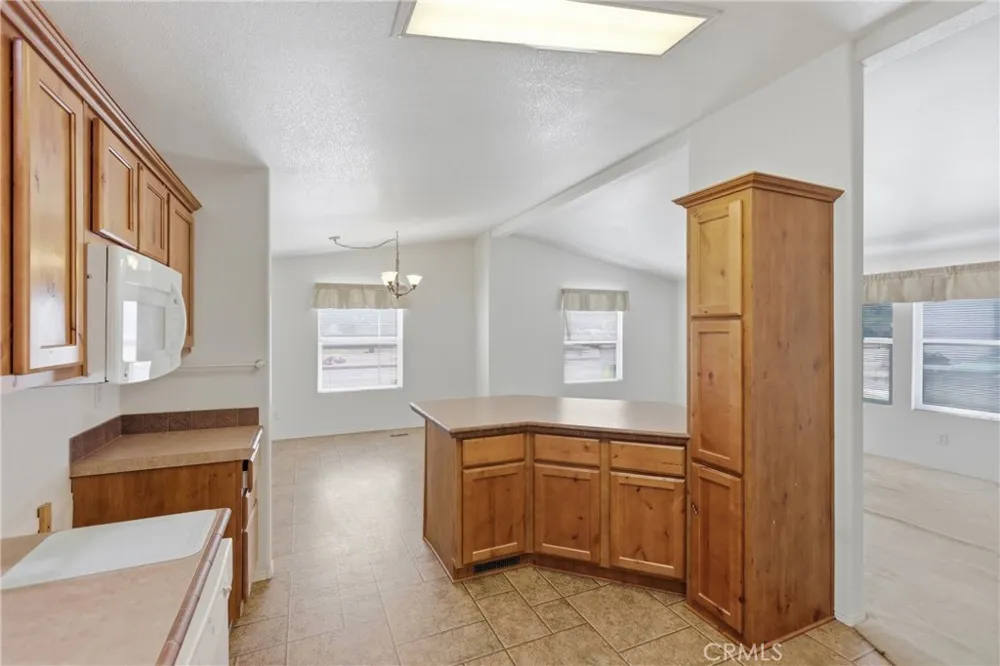 801 S Palm Hemet, CA 92543