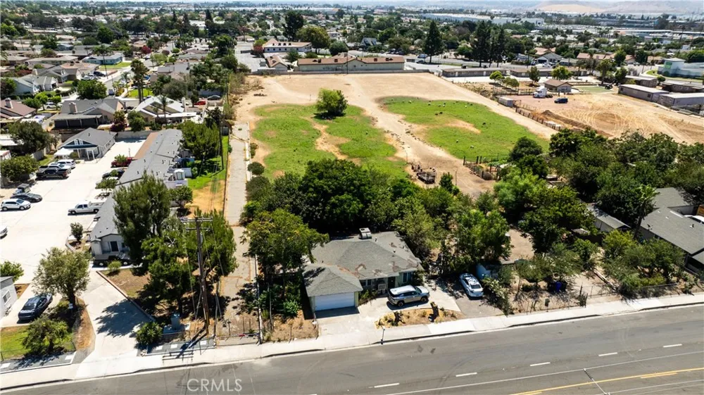 9905 Cedar Avenue Bloomington, CA 92316