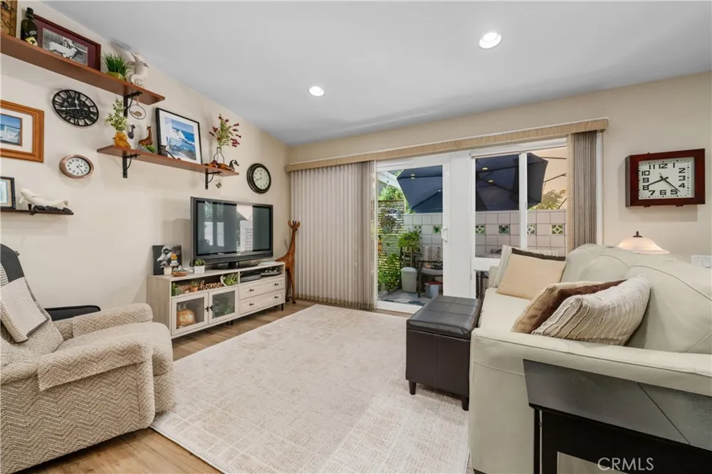 613 Avenida Sevilla #B Laguna Woods, CA 92637