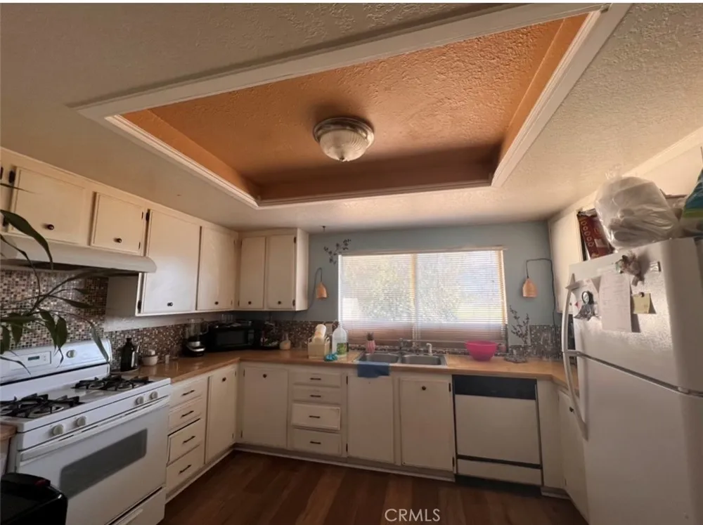292 Parkview Lake Elsinore, CA 92530