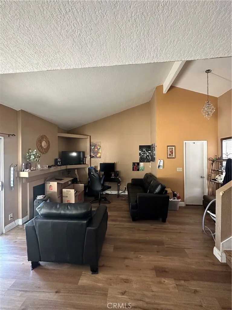 292 Parkview Lake Elsinore, CA 92530