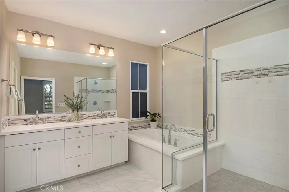 274 Rodeo Irvine, CA 92602