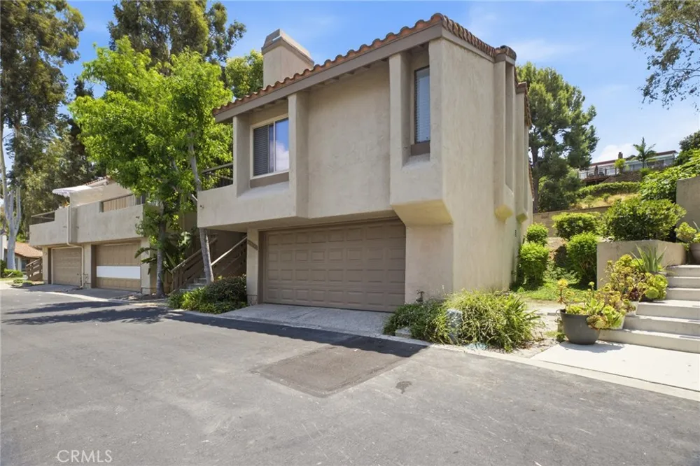 26746 Dulcinea Mission Viejo, CA 92691