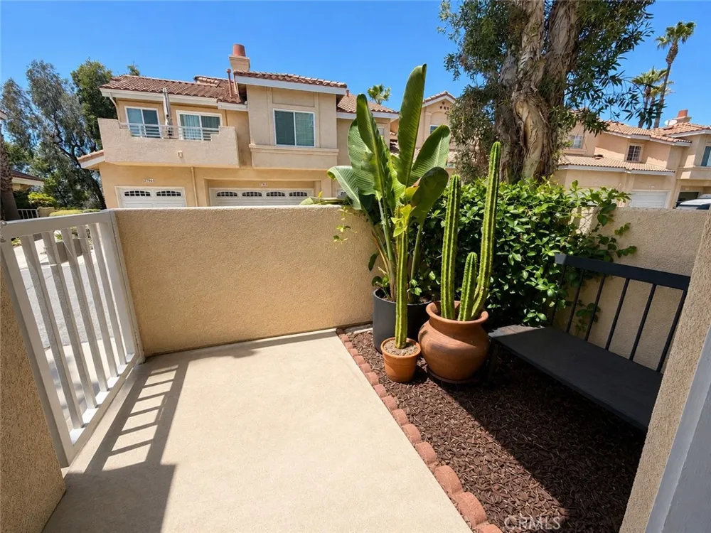 25145 Via Azul Laguna Niguel, CA 92677