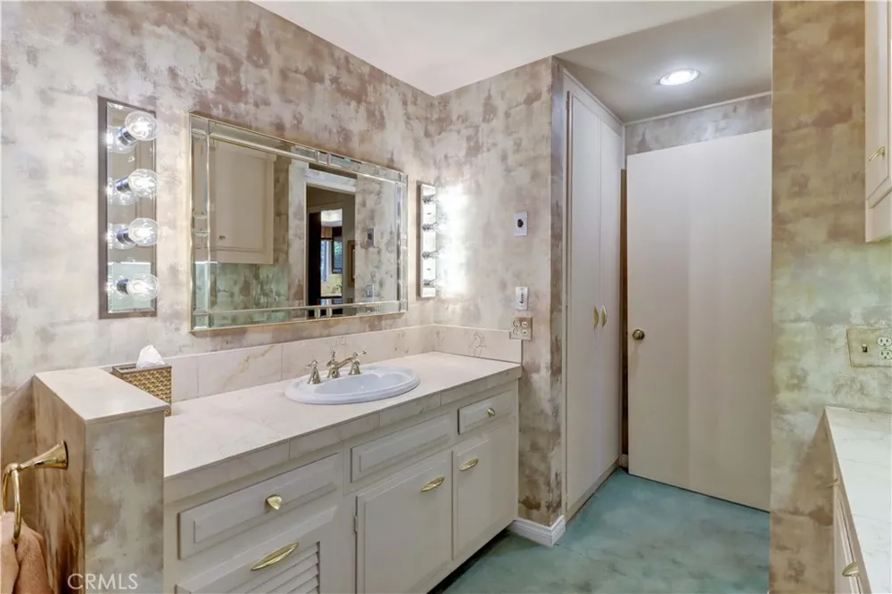 2359 Via Mariposa E #C Laguna Woods, CA 92637
