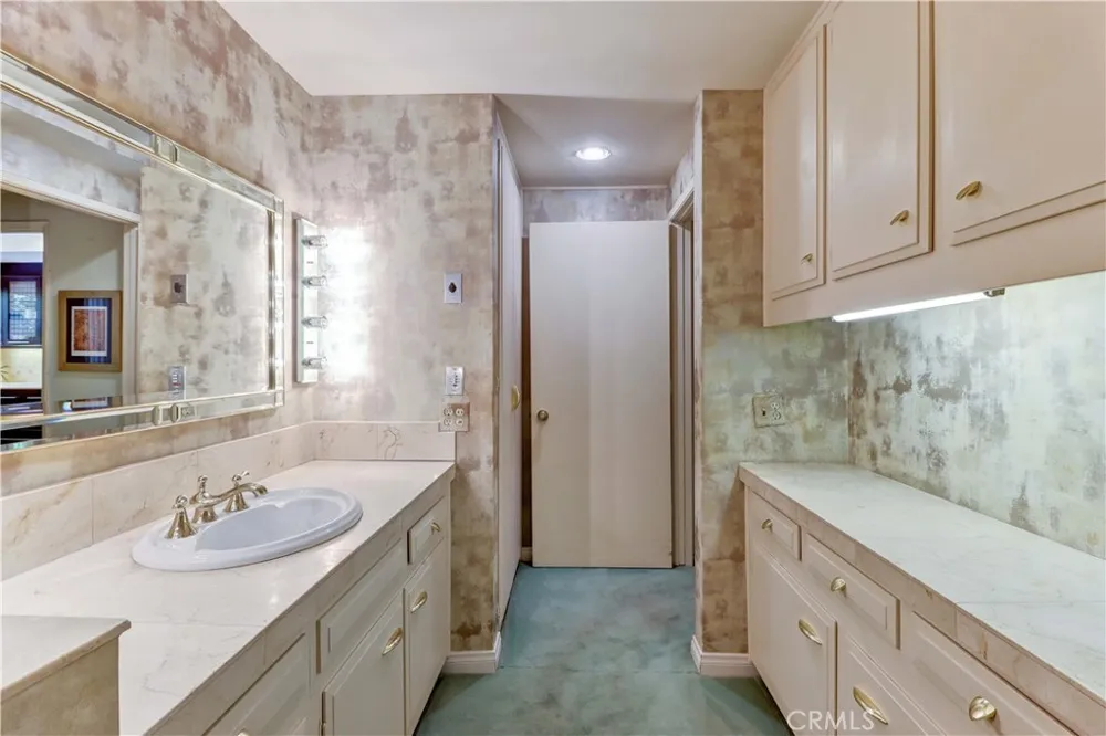 2359 Via Mariposa E #C Laguna Woods, CA 92637