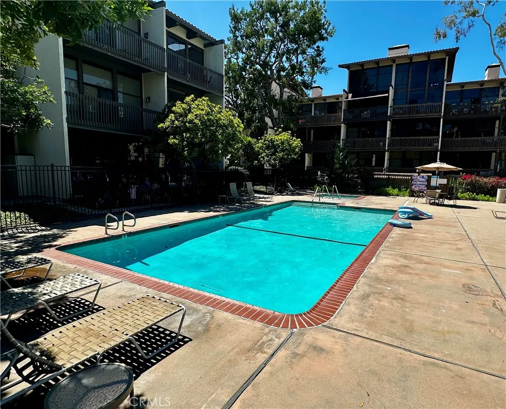 7212 Marina Pacifica Long Beach, CA 90803