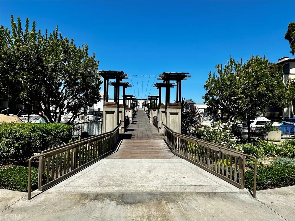 7212 Marina Pacifica Long Beach, CA 90803