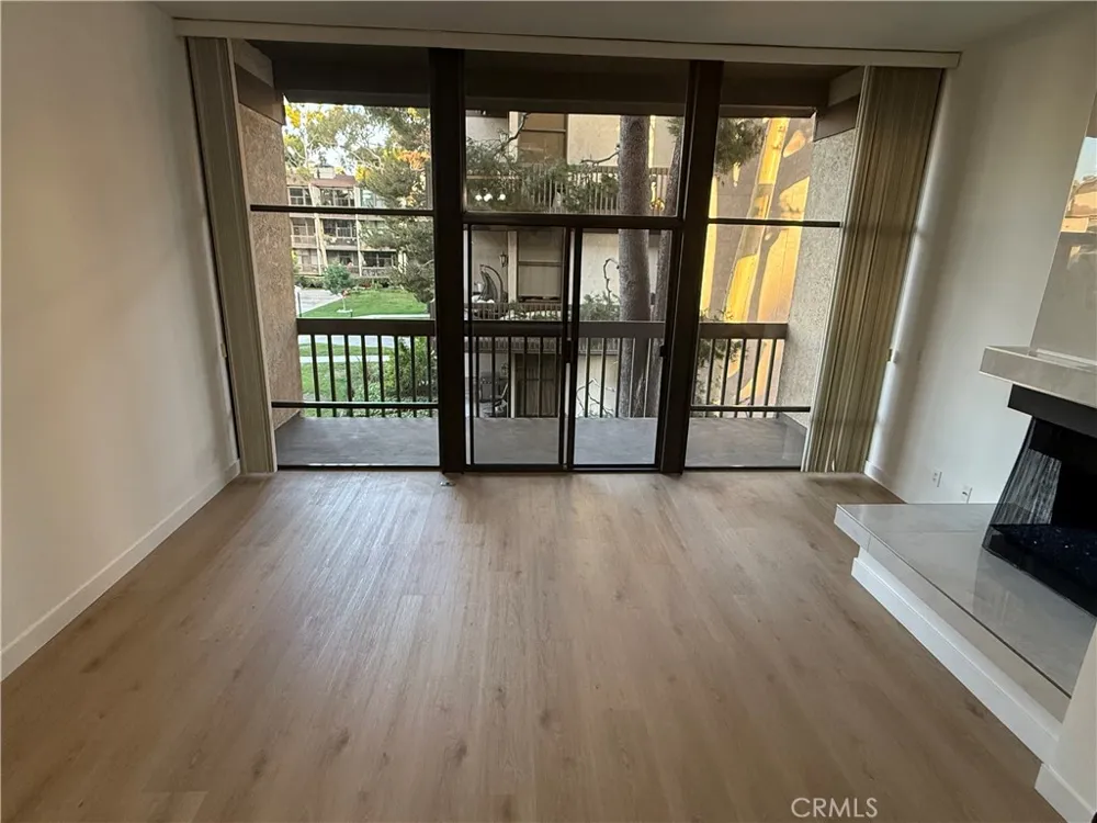 7212 Marina Pacifica Long Beach, CA 90803