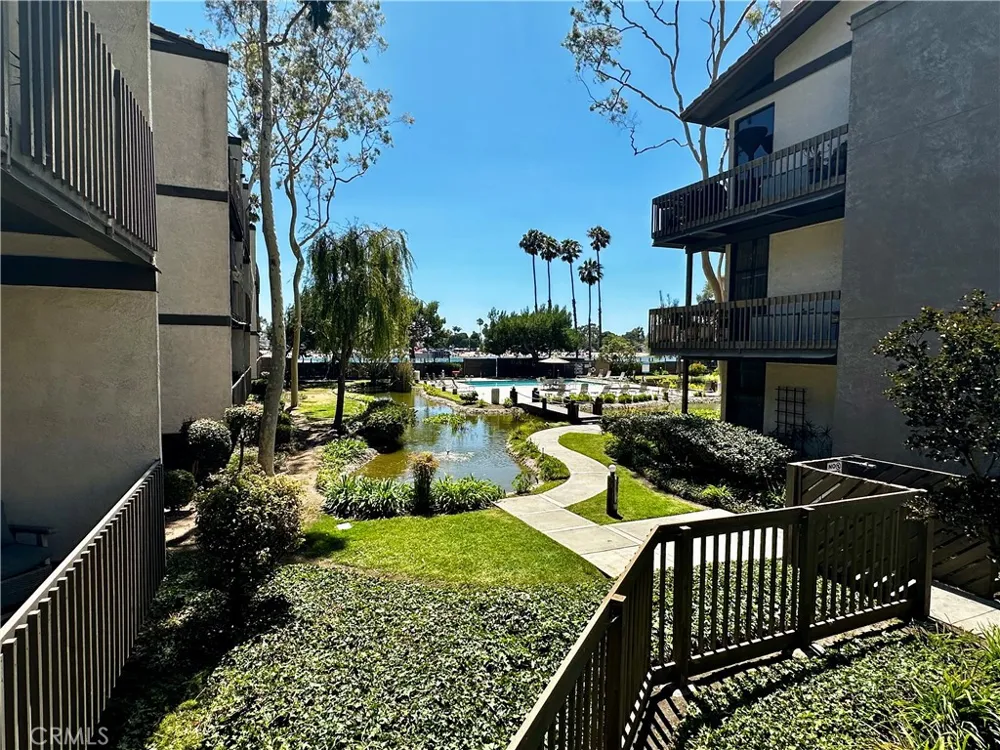 7212 Marina Pacifica Long Beach, CA 90803
