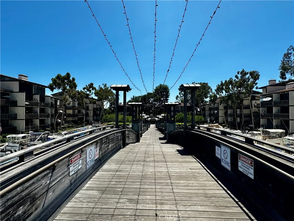 7212 Marina Pacifica Long Beach, CA 90803