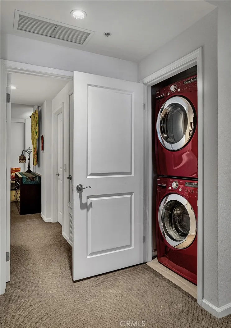 201 E Angeleno #105 Burbank, CA 91502